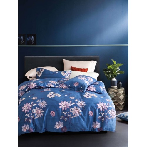 Семейный комплект постельного белья премиум сатин синий с цветами