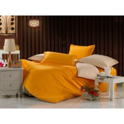 Семейное постельное белье однотонное сатин оранжевое с бежевым
