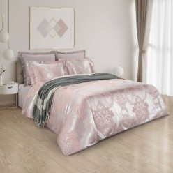 Семейное постельное белье жаккард розовое с узорами