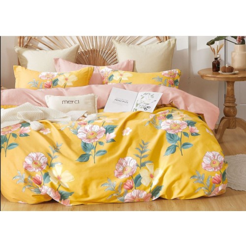 Семейное постельное белье двустороннее сатин желтое с цветами 